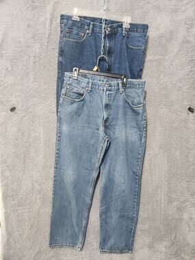 2 Pairs Levis 550 Relaxed Fit Jeans Men's Size 36x32 Blue Denim Read Description